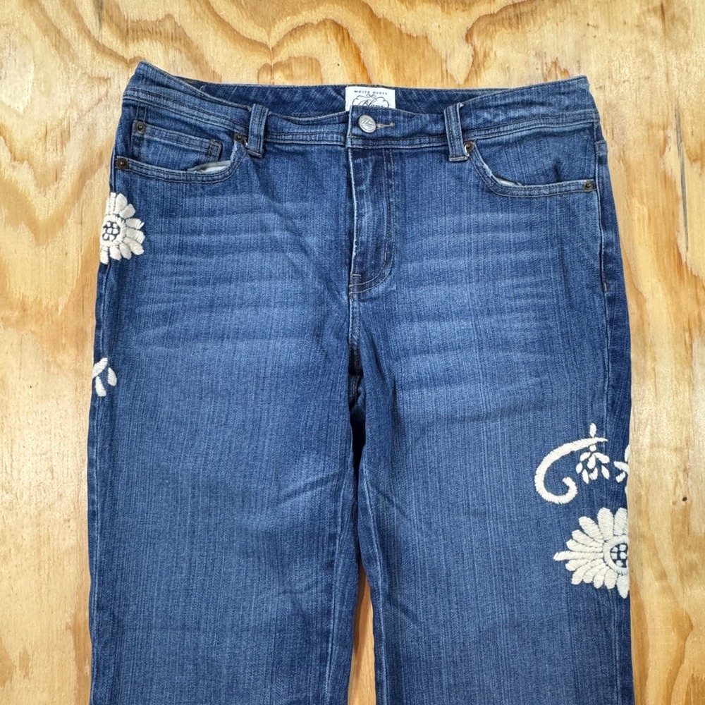 White House Black Market Floral Embroidered Flare Jeans Size 8 Boho Whimsical - Picture 2 of 7